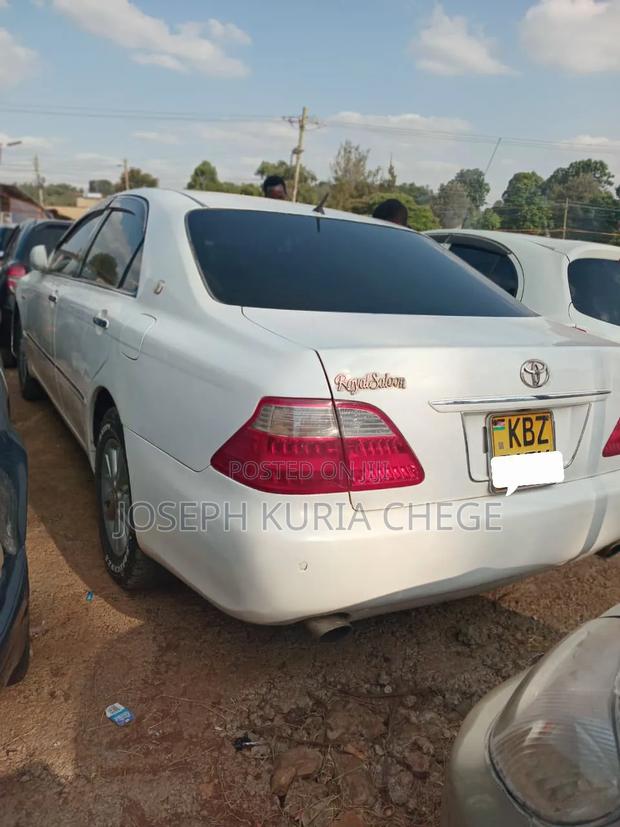 Toyota Crown 2006 White