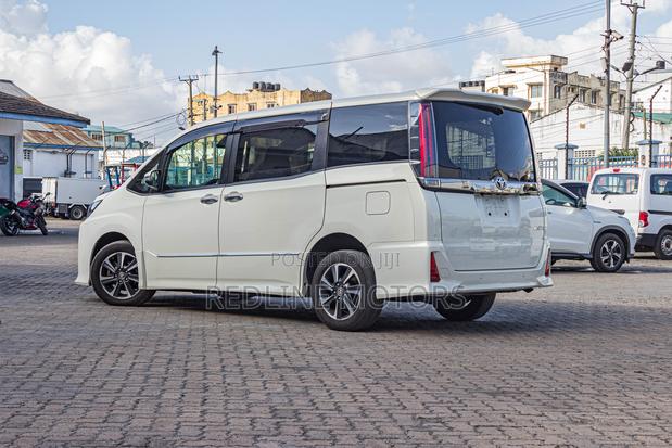 Toyota Noah 2.0 AWD (7 Seater) 2019 Pearl