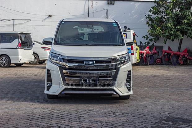 Toyota Noah 2.0 AWD (7 Seater) 2019 Pearl