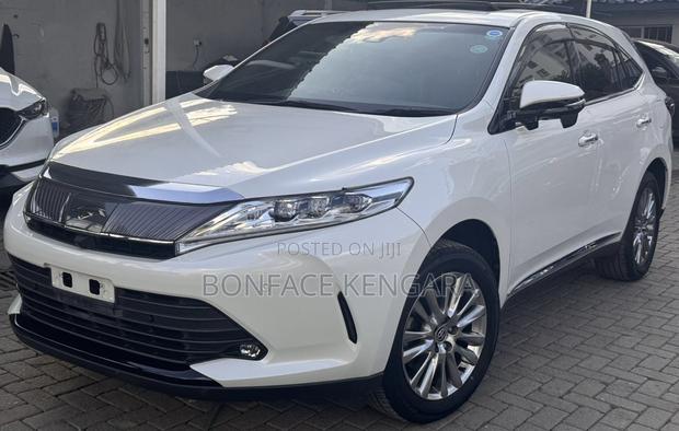 Toyota Harrier 2.0 2019 White