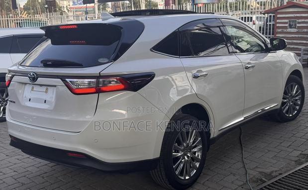 Toyota Harrier 2.0 2019 White