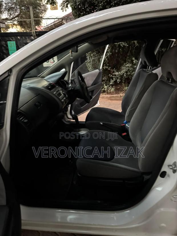 Honda Fit Aria 2005 White
