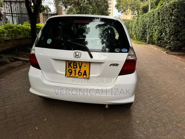 Honda Fit Aria 2005 White