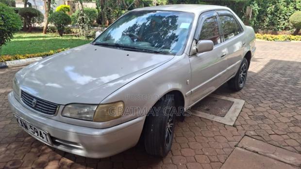 Toyota Corolla 1999 Beige