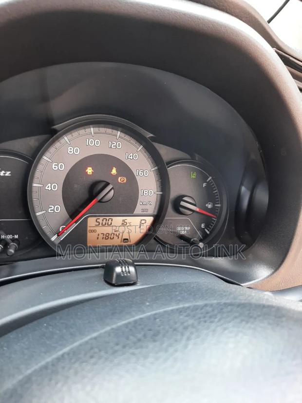 Toyota Vitz 1.0 FWD 5dr 2019 Blue