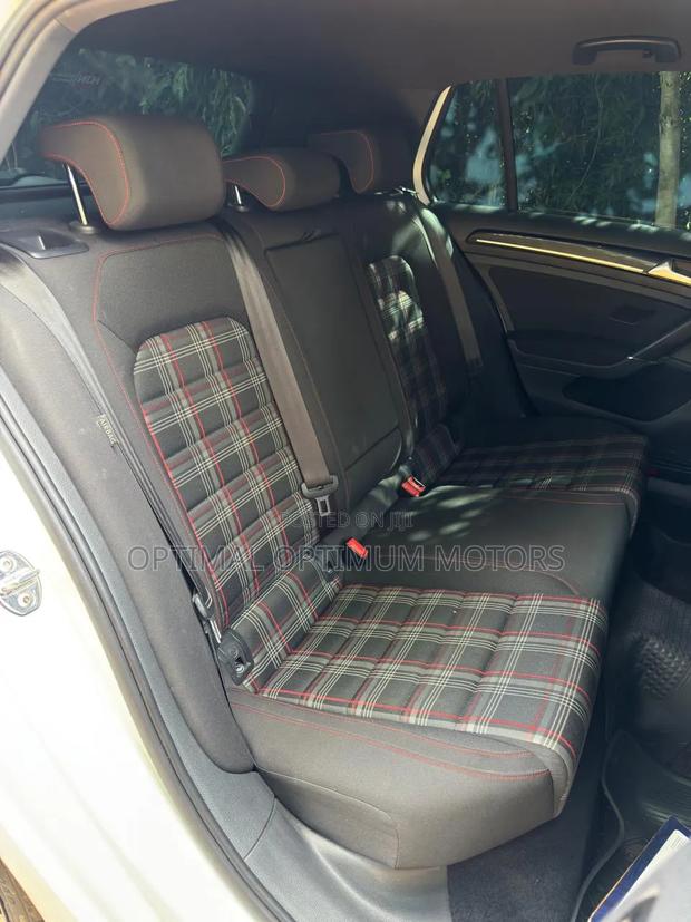 Volkswagen Golf GTI 2017 White