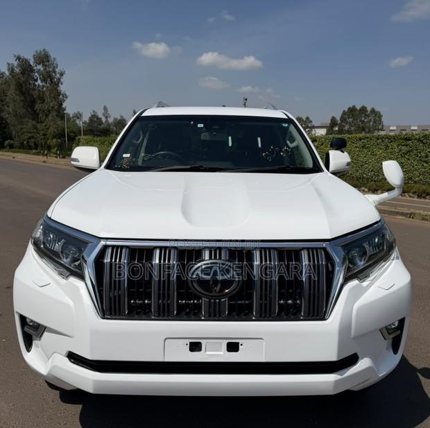 Toyota Land Cruiser Prado 2.8 2021 White
