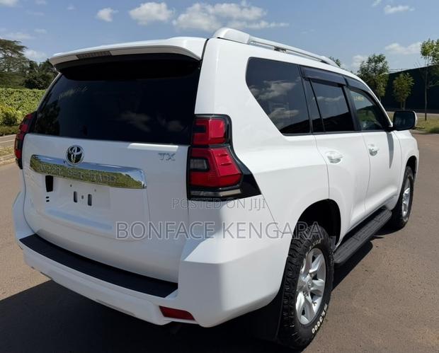 Toyota Land Cruiser Prado 2.8 2021 White