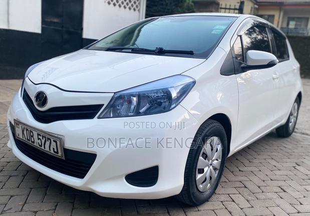 Toyota Vitz 1.0 FWD 5dr 2013 White
