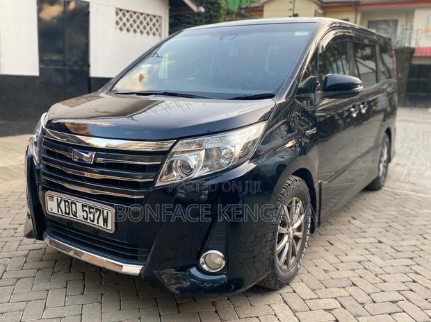 Toyota Noah 1.8 FWD Hybrid (7 seater) 2017 Black