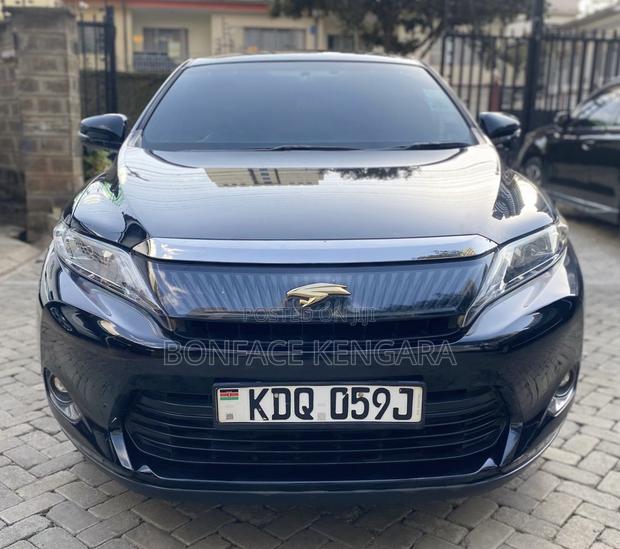 Toyota Harrier 2.0 2017 Black