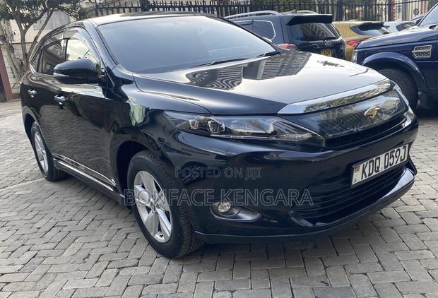 Toyota Harrier 2.0 2017 Black