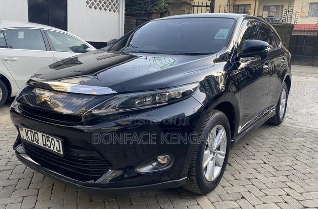 Toyota Harrier 2.0 2017 Black