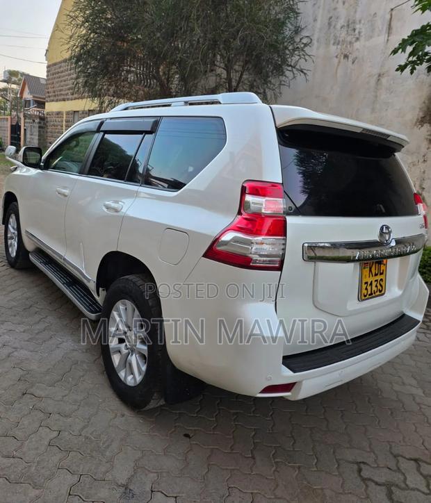 Toyota Land Cruiser Prado 2016 White