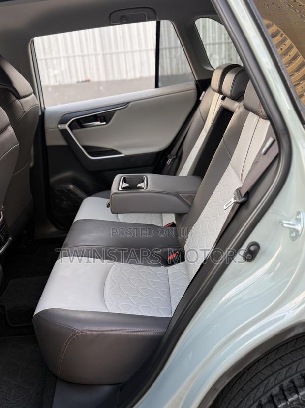 Toyota RAV4 Adventure 2019 Gray