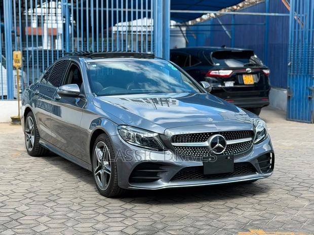 Mercedes-Benz C200 2020 Gray