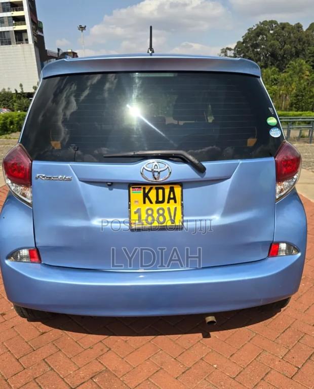 Toyota Ractis 2013 Blue