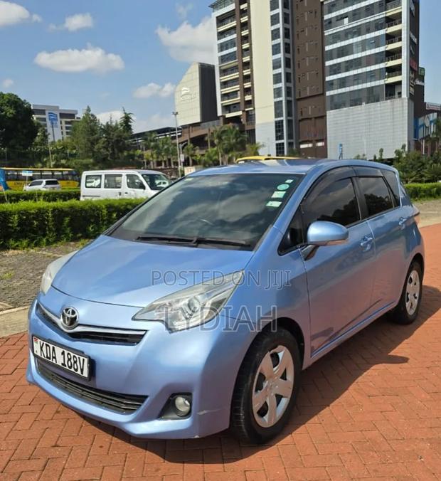 Toyota Ractis 2013 Blue
