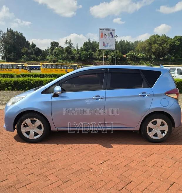 Toyota Ractis 2013 Blue