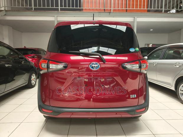 Toyota Sienta 2019 Maroon