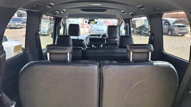 Toyota Esquire 2018 Black