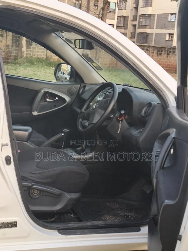 Toyota Vanguard 2009 White