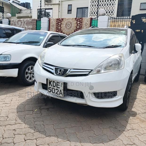 Honda Fit Shuttle 2014 White