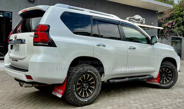 Toyota Land Cruiser Prado 2.8 2020 White