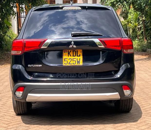 Mitsubishi Outlander 2016 Black