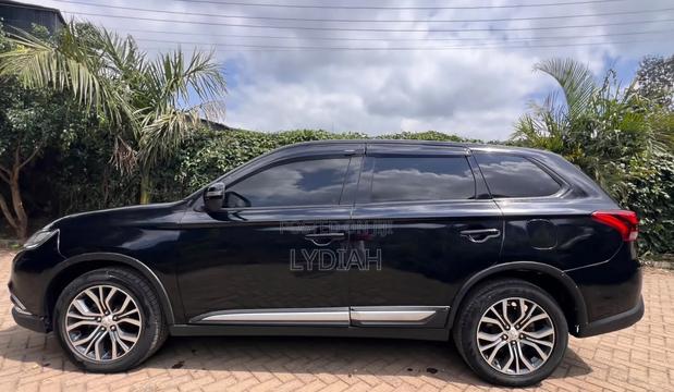 Mitsubishi Outlander 2016 Black