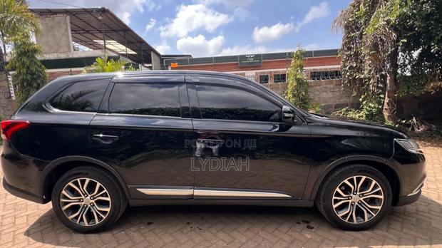 Mitsubishi Outlander 2016 Black