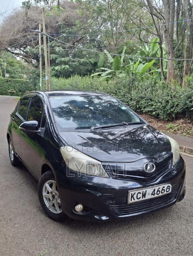 Toyota Vitz 2012 Black
