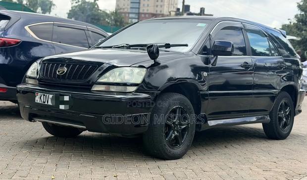 Toyota Harrier 2000 Black