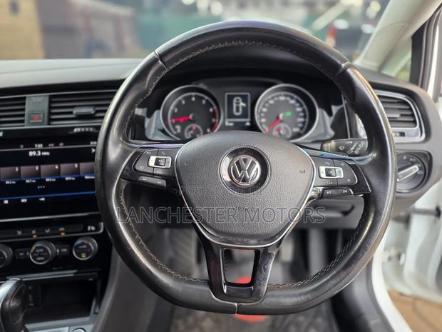 Volkswagen Golf 2018 White