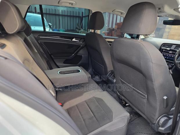 Volkswagen Golf 2018 White