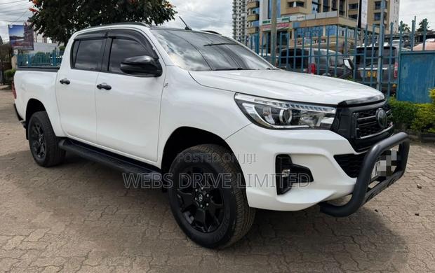 Toyota Hilux 2019 White