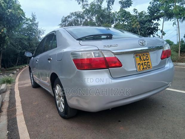 Toyota Premio 2011 Silver