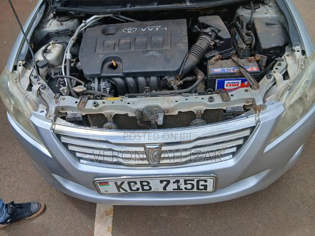 Toyota Premio 2011 Silver