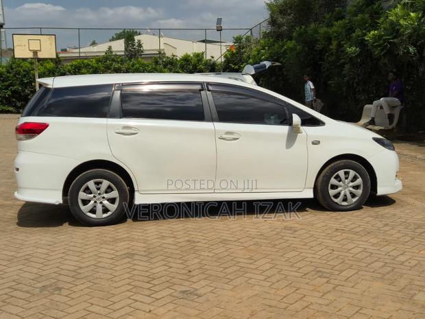 Toyota Wish 2012 White