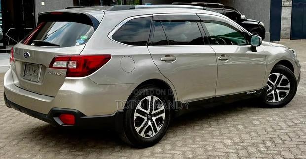 Subaru Outback 2.5i Premium AWD 2019 Silver