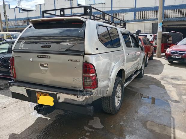 Toyota Hilux 3.0 D-4D 4x4 2012 Silver