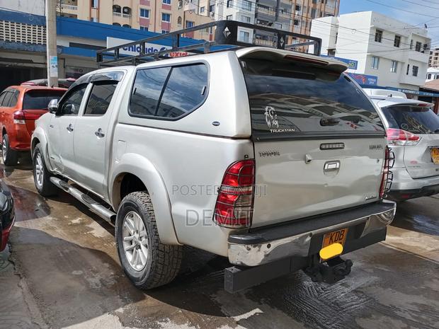 Toyota Hilux 3.0 D-4D 4x4 2012 Silver