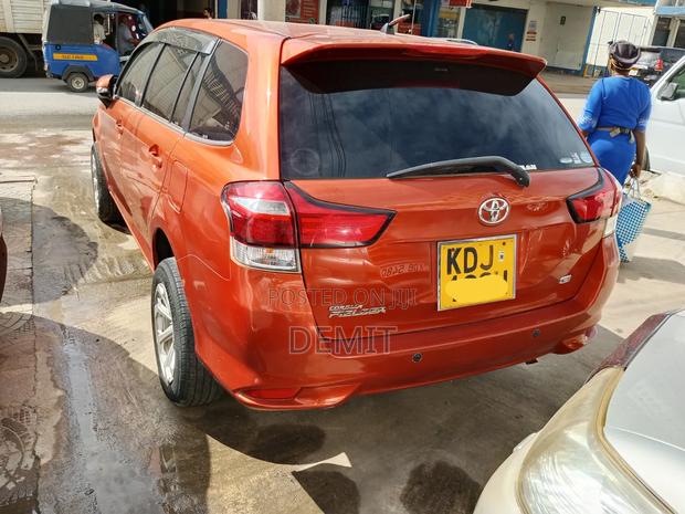 Toyota Corolla Fielder 2015 Orange