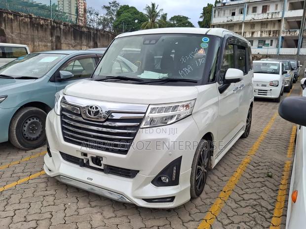 Toyota Roomy 2018 White
