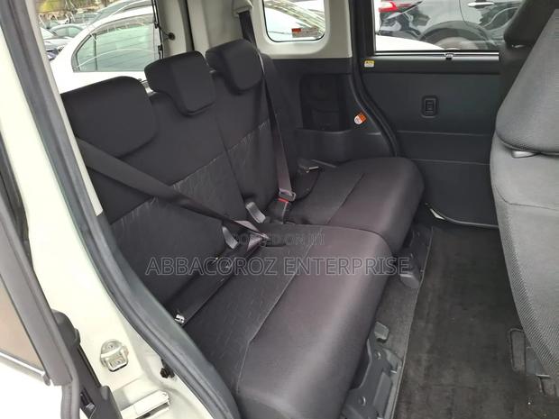 Toyota Roomy 2018 White