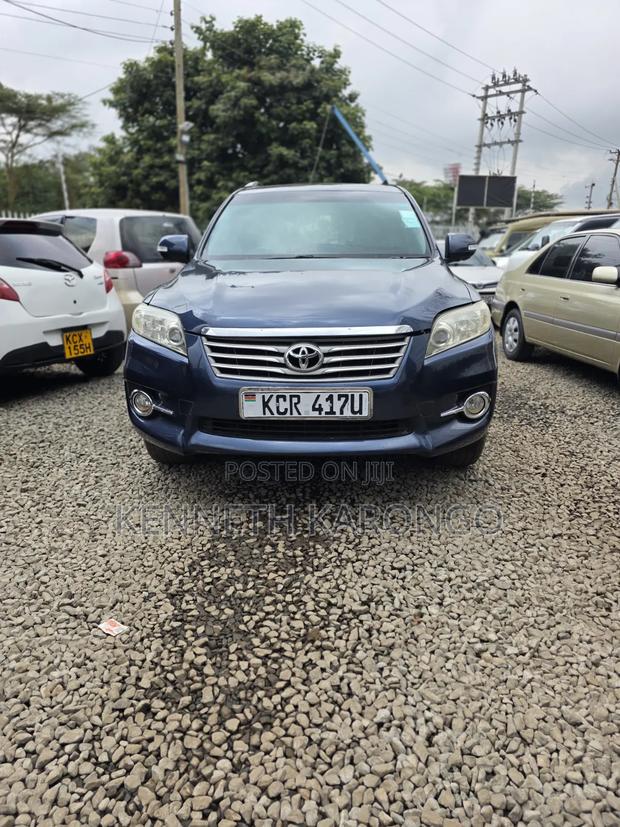 Toyota Vanguard 2012 Blue