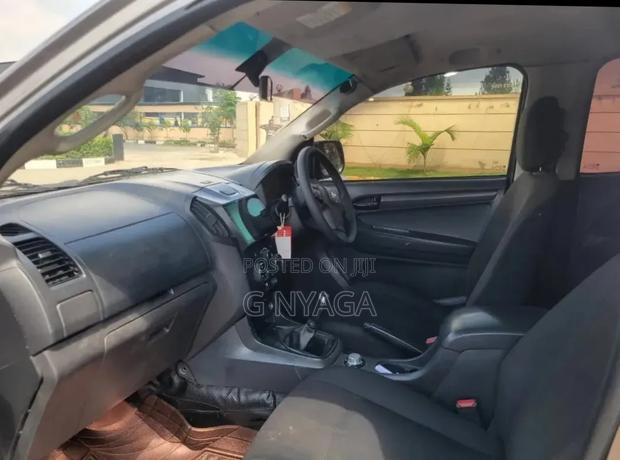 Isuzu D-MAX 2015 Gold