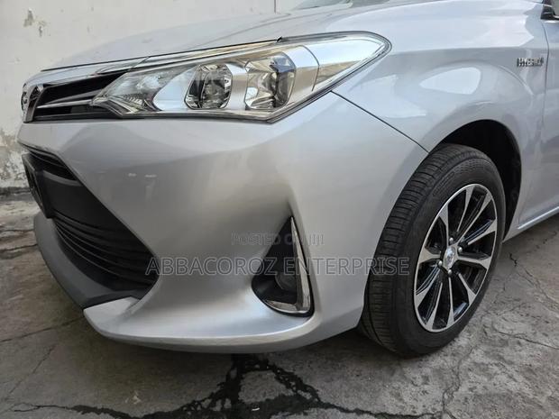 Toyota Corolla Fielder 2018 Silver