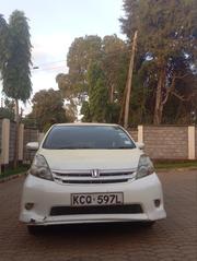 Toyota ISIS 2010 White for sale