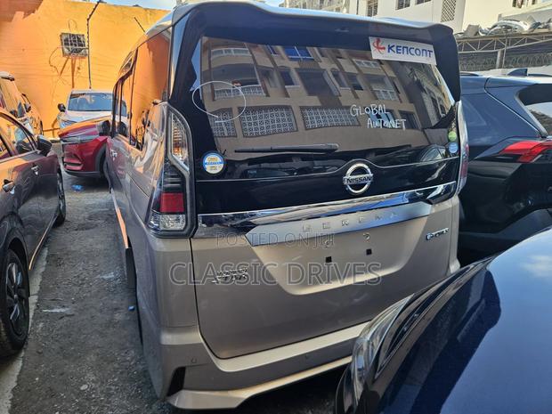 Nissan Serena 2019 Brown